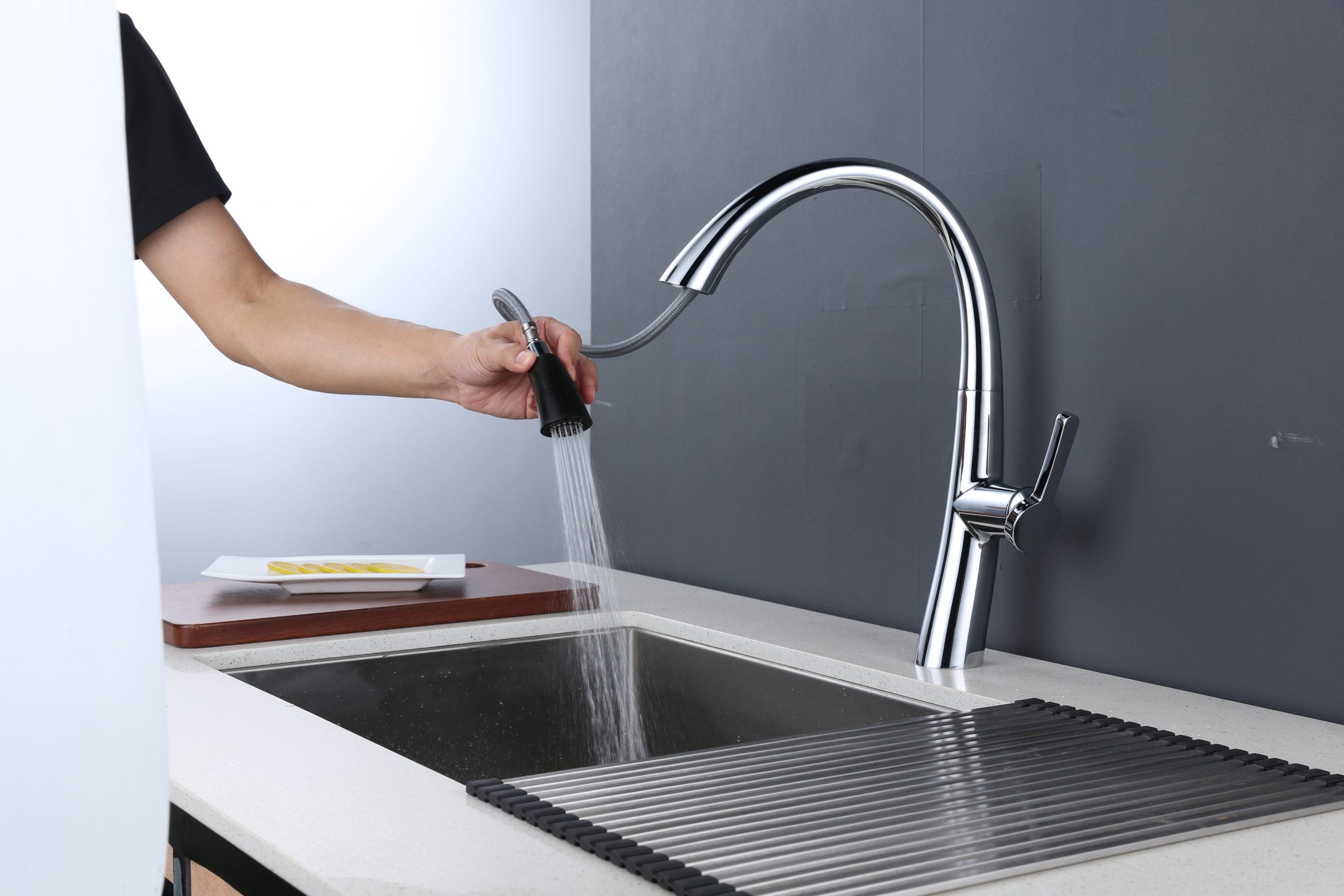 Single handle bathroom faucet